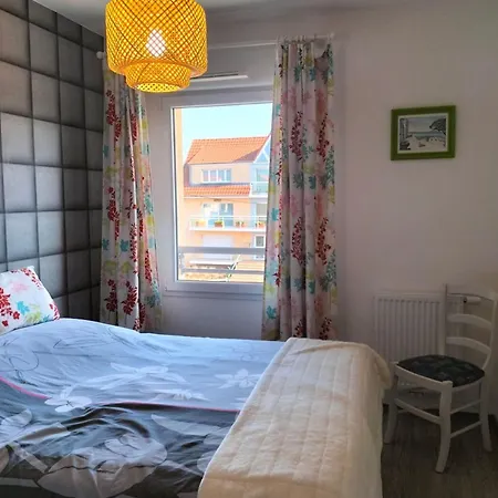 Spacious Family Nest With 2 Balconies